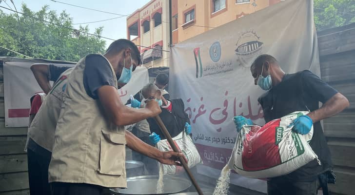 الهيئة الخيرية الأردنية الهاشمية تنفيذ مشروعها الإغاثي "الوجبات الساخنة وتكايا الطعام" في قطاع غزة