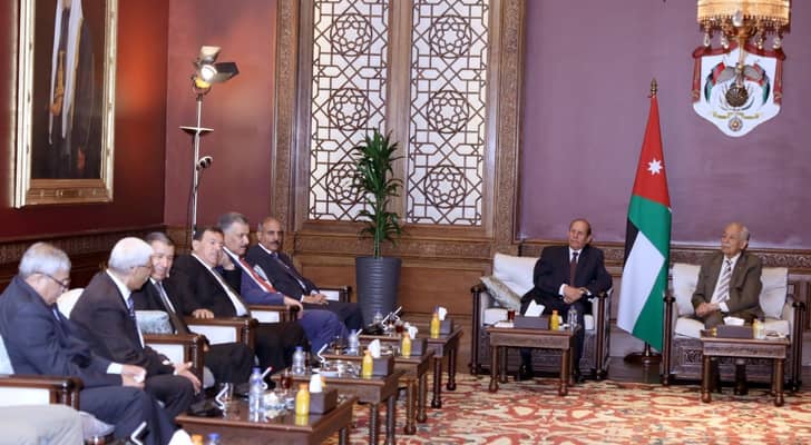 رئيس الديوان الملكي الهاشمي يوسف العيسوي خلال اجتماعاته