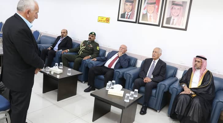 العيسوي يقدم واجب العزاء