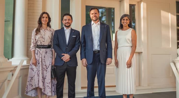 ولي العهد والأميرة رجوة يحضران مأدبة عشاء أقامها نائب الرئيس الأمريكي وزوجته