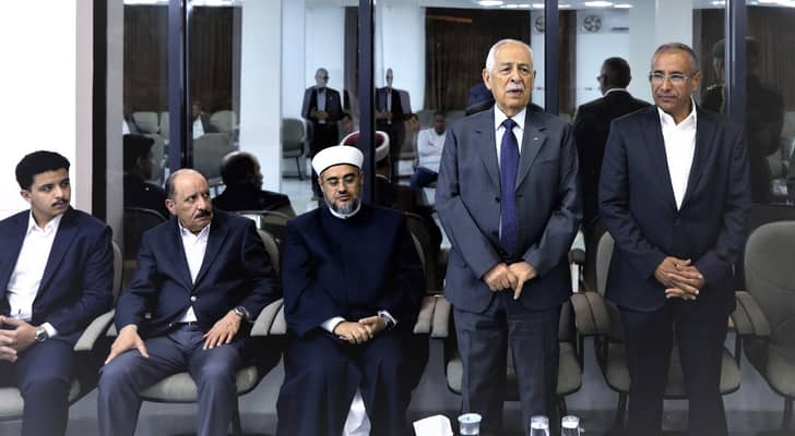 العيسوي يقدم واجب العزاء