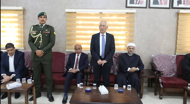 رئيس الديوان الملكي يوسف العيسوي