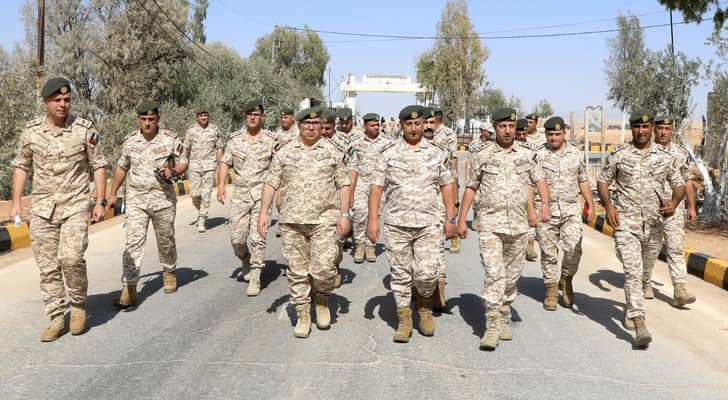 المساعد للتخطيط والتنظيم والموارد الدفاعية يفتتح مبان جديدة بمجموعة المهن والأشغال العسكرية