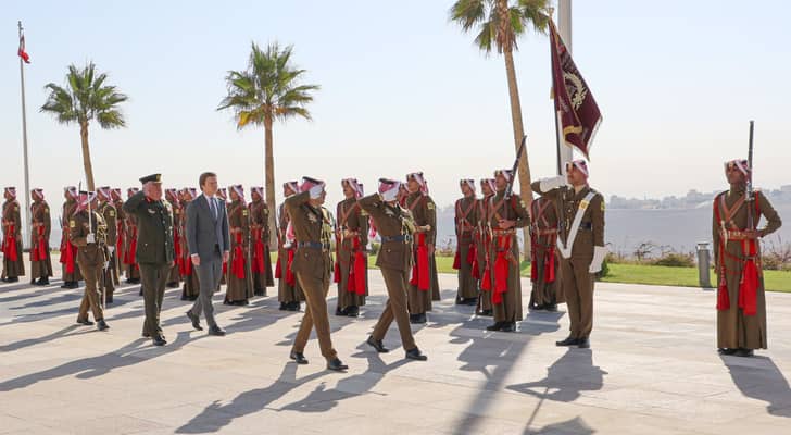 رئيس هيئة الأركان المشتركة اللواء الركن يوسف أحمد الحنيطي ووزير الدفاع الهولندي روبن بريكلمانز
