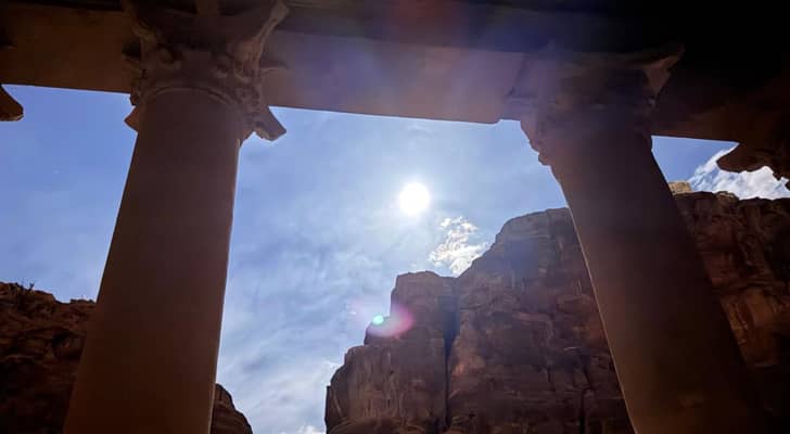 ظاهرة فلكية نادرة فوق "الخزنة"