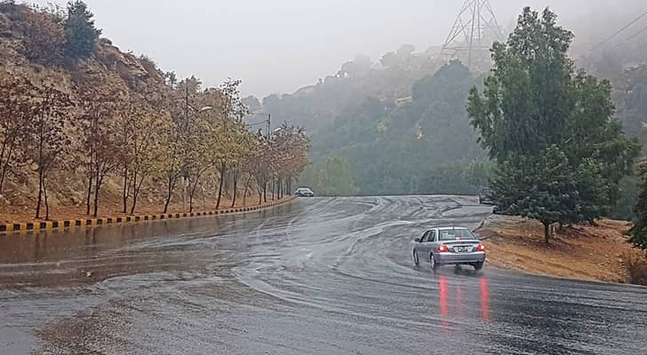 طقس ماطر في الأردن