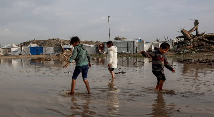 أطفال غزة في الشتاء