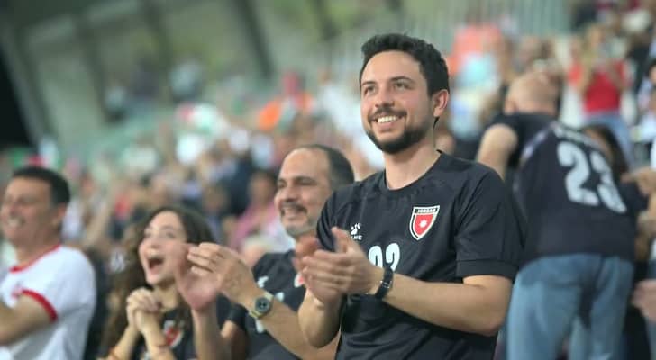 ولي العهد يطمئن على صحة يزن نعيمات هاتفيا