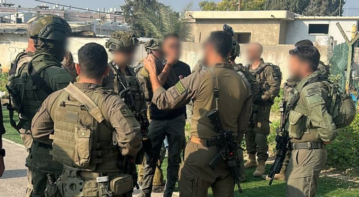 رسال جنود من جيش الاحتلال الإسرائيلي إلى موقع الحادث