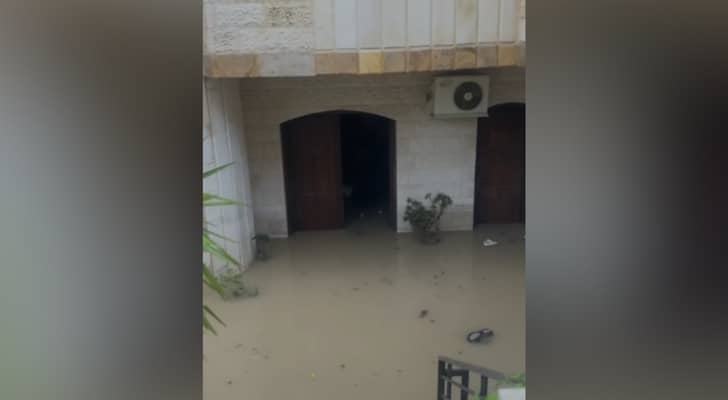 غرق في الممتلكات العامة في العاصمة عمان