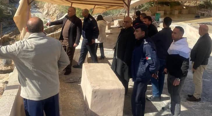 محافظ مأدبا يقرر استمرار إغلاق "شلال ماعين"