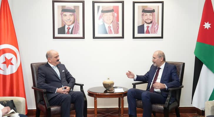 وزير الخارجية أيمن الصفدي وزير الشؤون الخارجية والهجرة محمد علي النفطي
