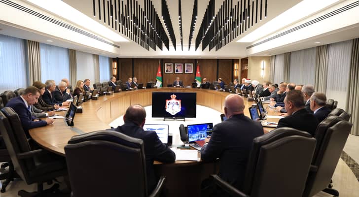 رئيس الوزراء جعفر حسان خلال اجتماع مجلس الوزراء