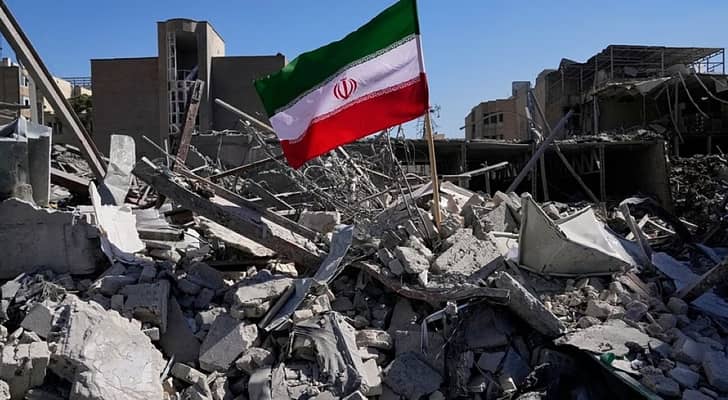 طهران تتوعد بـ"حرب طويلة" وتعلن إسقاط مسيرة إسرائيلية فوق منشآت أصفهان