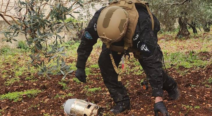 الشرطة الفلسطينية تتعامل مع 39 شظية صاروخية