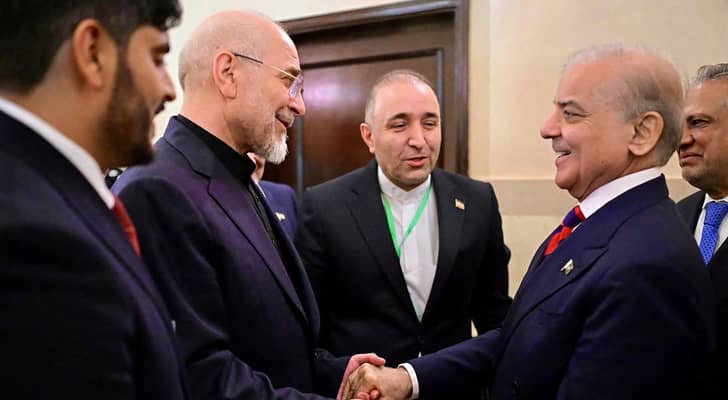 خلال وصول الوفد الإيراني لمقر المحادثات