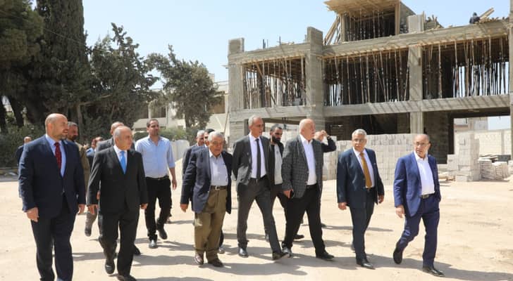 وزيرا الإدارة المحلية والتربية والتعليم يتفقدان سير العمل في مشروع تطوير تل إربد وسط المدينة