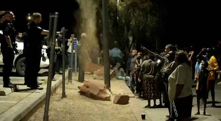 صور من الفوضى جراء الحادثة