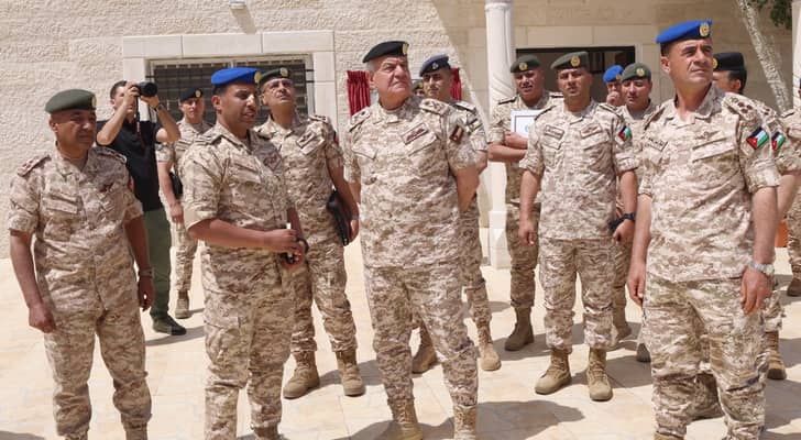 رئيس هيئة الأركان المشتركة اللواء الركن يوسف أحمد الحنيطي يزور المنطقة الشمالية