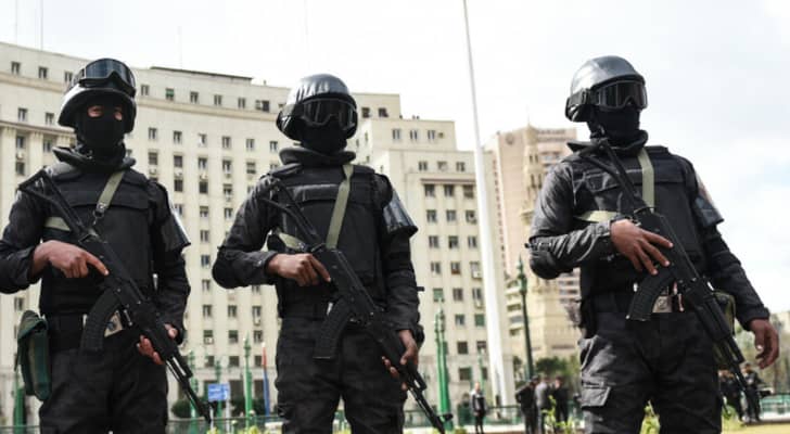 افراد من الشرطة المصرية