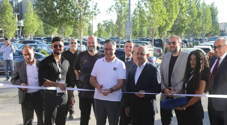 وزير الصناعة والتجارة يفتتح مهرجان الأردن لتجربة القيادة