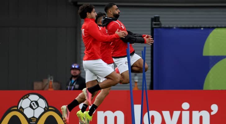 محمد صلاح يحتفل من تدريبات منتخب مصر