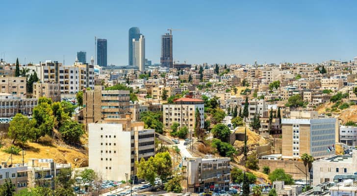 أجواء مشمسة في العاصمة عمان