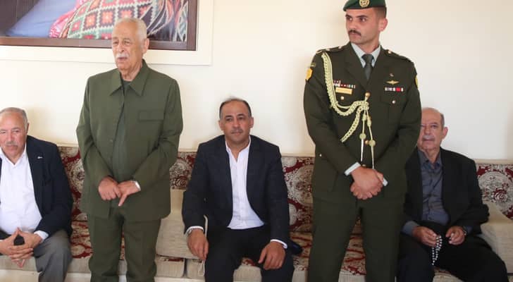 مندوبا عن الملك وولي العهد...العيسوي يعزي عشيرة الزبن/ بني صخر
