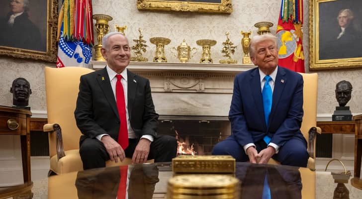 الرئيس الأمريكي دونالد ترمب ورئيس وزراء الاحتلال نتنياهو