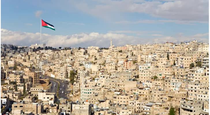 استقرار الحالة الجوية في عمان وطقس مشمس يسيطر على الأجواء