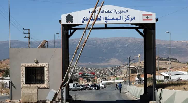 من معبر المصنع بين سوريا ولبنان
