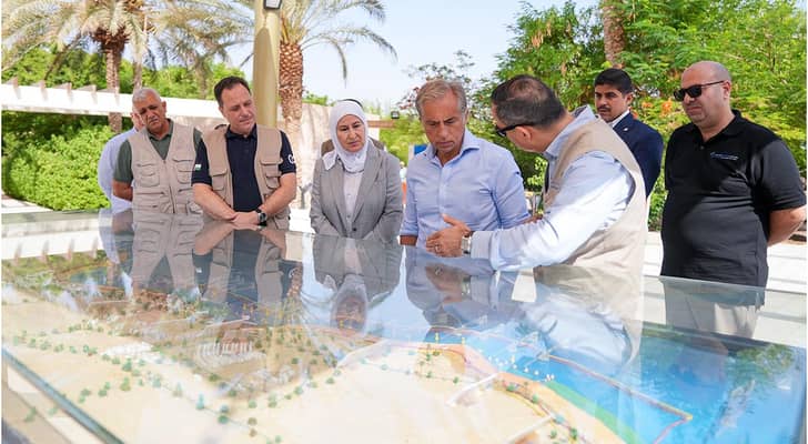 رئيس الوزراء جعفر حسان يفتتح مشاريع للغاز الطبيعي في القويرة والعقبة ويزور المحمية البحرية