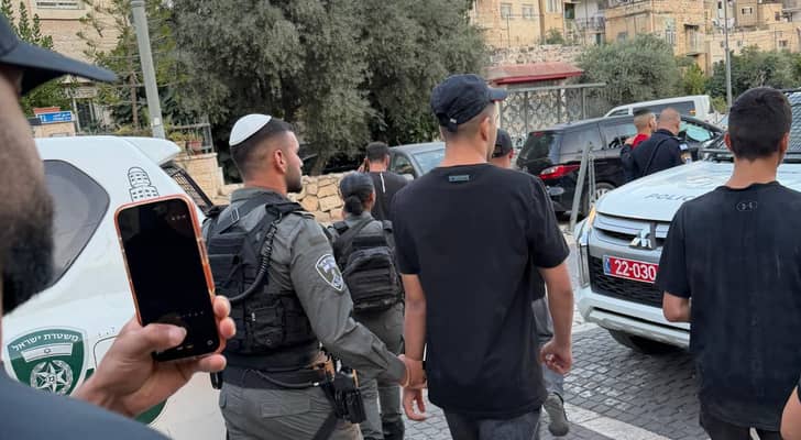 قوات الاحتلال تعتقل نجل محافظ القدس