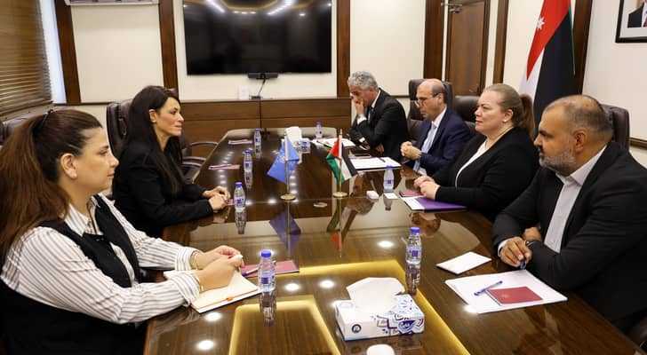 وزيرة التخطيط والتعاون الدولي، زينة طوقان، والأمينة التنفيذية للجنة الأمم الـمتحدة الاقتصادية والاجتماعية لغربي آسيا (الإسكوا)، رانيا المشاط