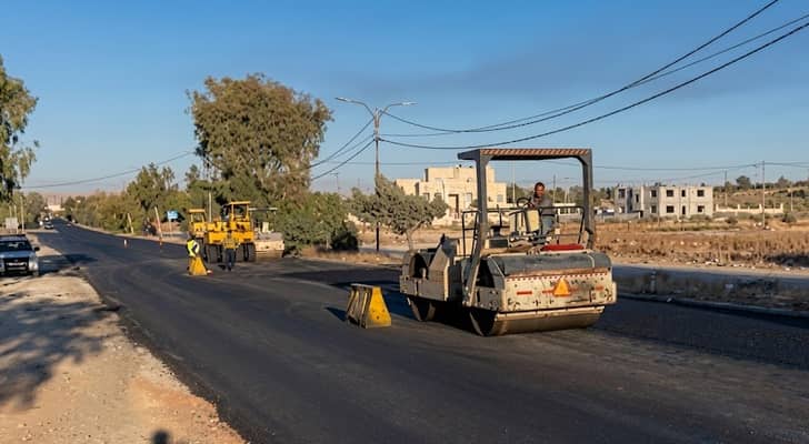 تعبيد طرق في العاصمة الأردنية عمان