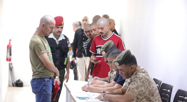 الفحوصات الطبية للدفعة الثالثة من مكلفي خدمة العلم