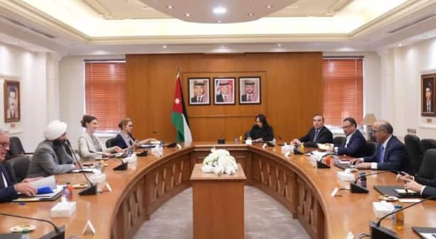 الفايز يستقبل وزير الدولة الكندي