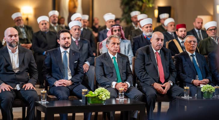 ولي العهد يحضر فعالية دينية بقصر الحسينية بمناسبة المولد النبوي