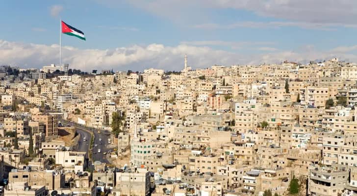 طقس صيفي صاف في عمان الثلاثاء وارتفاع مرتقب على الحرارة الأربعاء