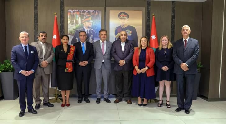 رئيس مجلس النواب مازن القاضي يلتقي وفدا برلمانيا فرنسيا من الجمعية الوطنية الفرنسية
