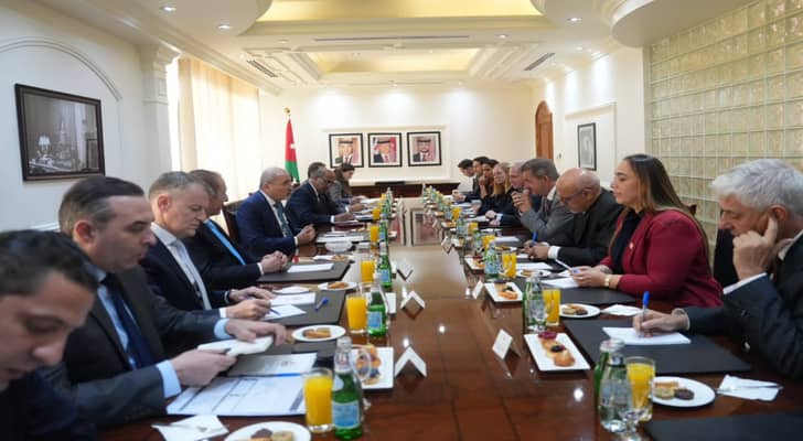الصفدي يبحث تطوير التعاون الثنائي والأوضاع الإقليمية مع وفد برلماني فرنسي