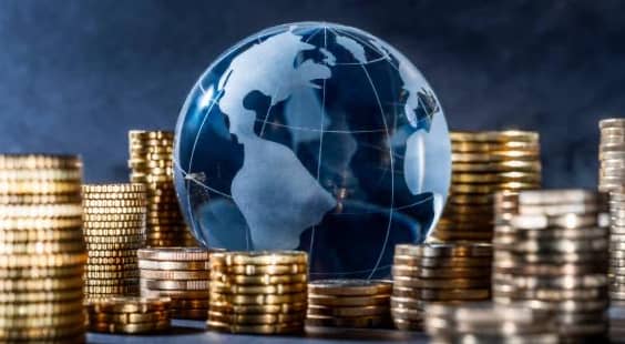 خبير اقتصادي: الاقتصاد العالمي يواجه اختبارا مزدوجا بسبب أسواق الطاقة ومستويات الدين العام