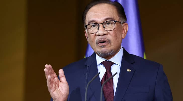 لن نكون ممرا للعدوان على غزة.. رئيس الوزراء الماليزي يرفض مرور شحنات أسلحة الاحتلال عبر بلاده