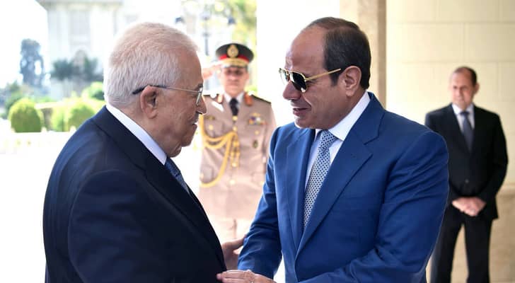 الرئيس المصري عبد الفتاح السيسي و نظيره الفلسطيني محمود عباس