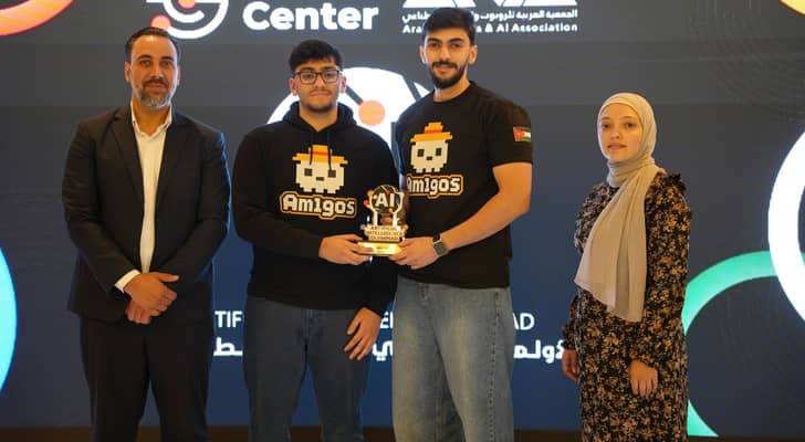 تكريم عدد من طلبة جامعة العلوم التطبيقية
