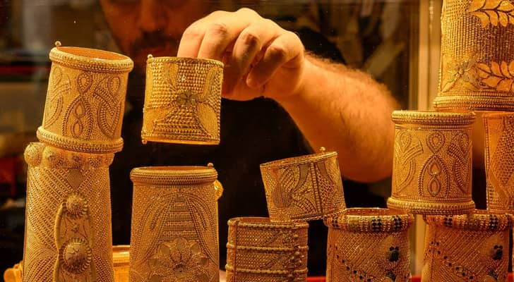 خلال التسعيرة المسائية.. ارتفاع أسعار الذهب والليرات في...