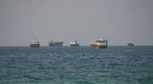 واشنطن تحول مسار 104 سفن تجارية تنفيذا للحصار البحري على...