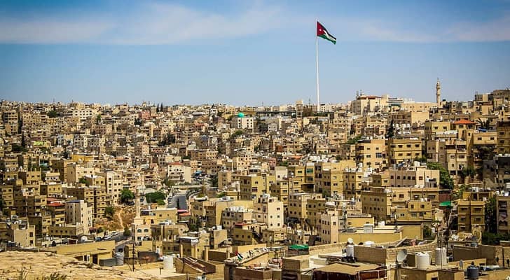 انخفاض طفيف على درجات الحرارة الجمعة مع فرص للأمطار...