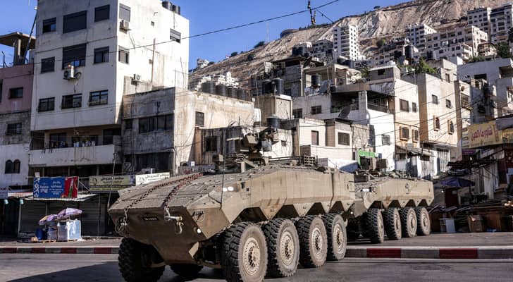 تصاعد اعتداءات المستوطنين والاقتحامات الليلية في نابلس...