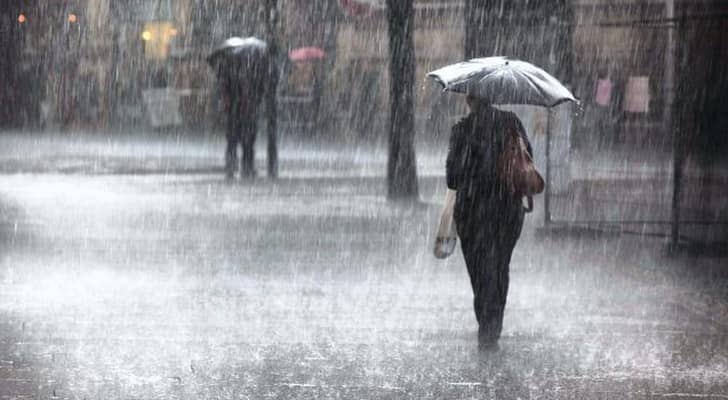 أمطار غزيرة وعواصف رعدية وصواعق وسيول تهدد 4 دول عربية -...